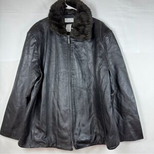 Covington genuine leather jacket  zip out lining and removable hood Size 24-26W